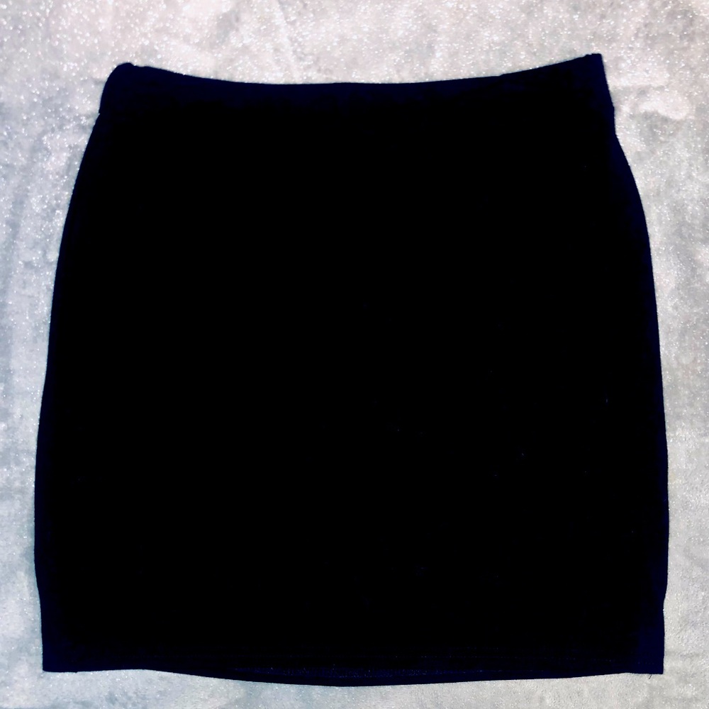 Black basic high waisted mini skirt